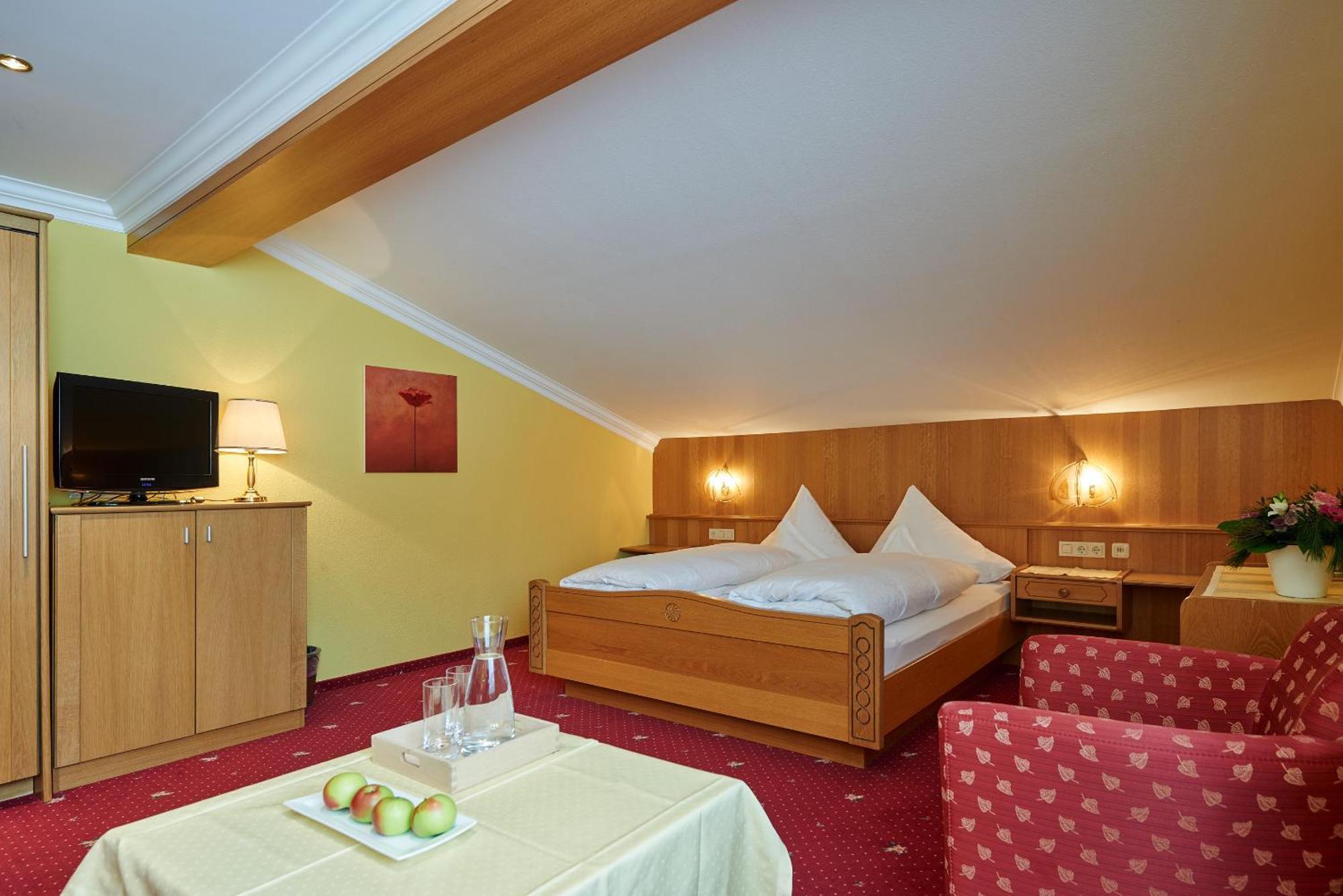 Hotel Restaurant Formarin Oberlech Δωμάτιο φωτογραφία